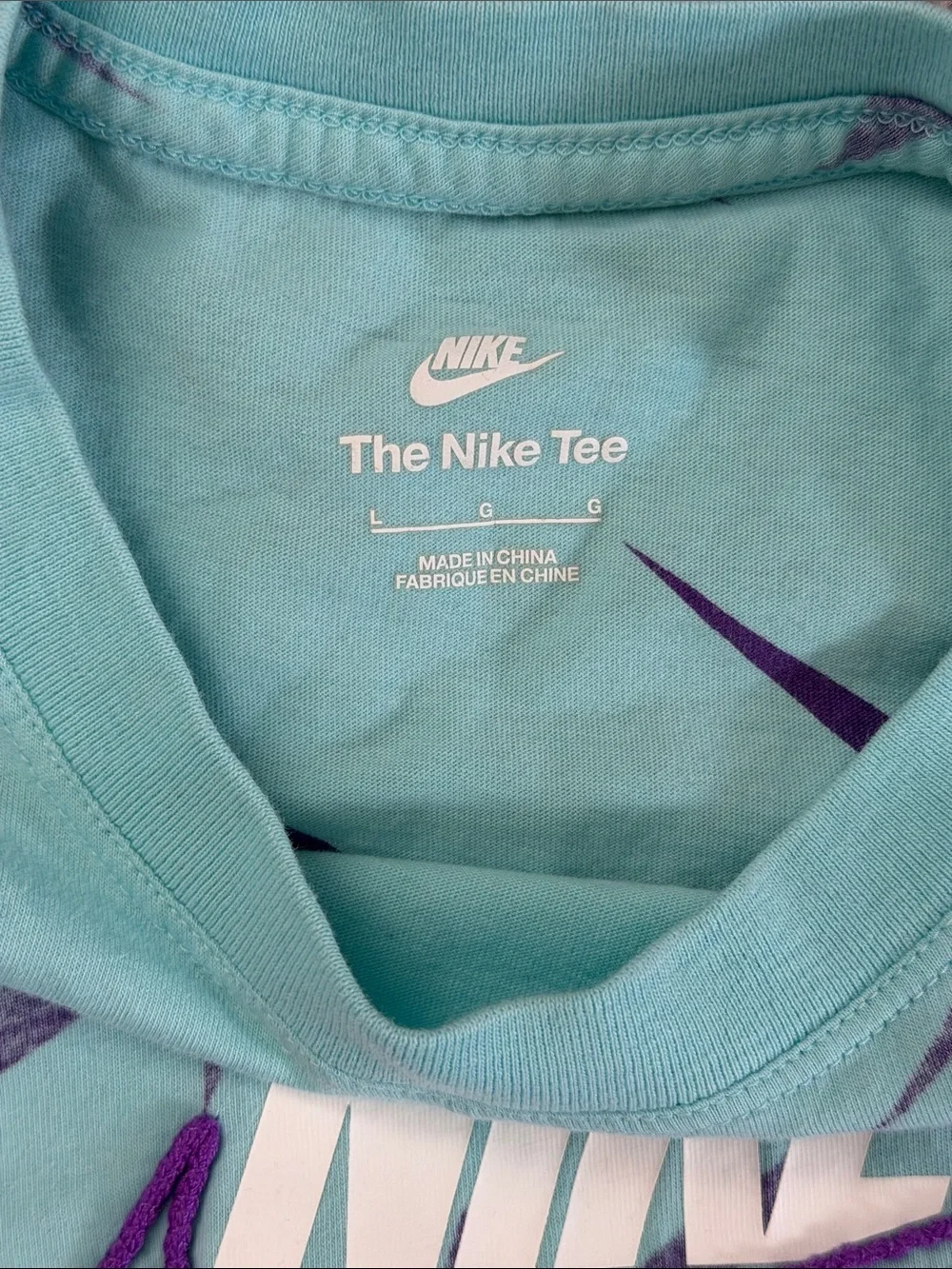 Nike Sportswear Logo Boy's Blue Short Sleeve T-shirt - Picture 2 of 3